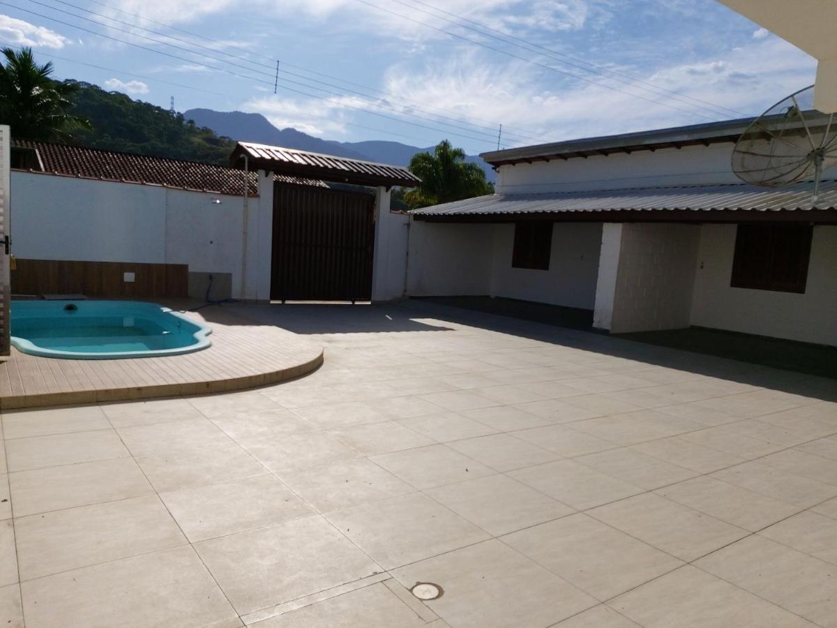 0006.02 - Maranduba - Chale - 1 Dorm - 5 Pess - 3 Quadras Do Mar - Piscina Coletiva - Wifi Villa Ubatuba Exterior photo